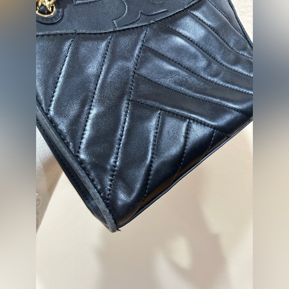 Tory Burch small classic one flap gold chain crossbody/ shoulder bag - Picture 14 of 16